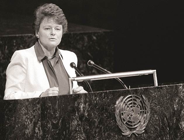 Publication du protocole de Brundtland