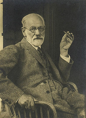 Sigmund Freud (1856 – 1939) fue un médico neurólogo que se hizo famoso como el padre del psicoanálisis.