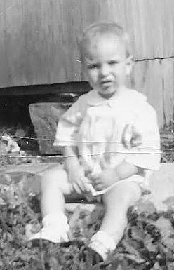 Joseph Curtis Peacock born in St. Clair, Missouri.