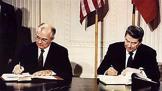 Gorbachev, Reagan sign treaty (1987)