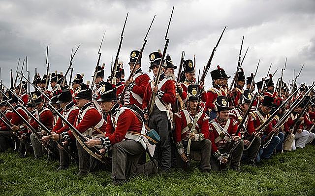 1000's of Redcoats in Boston