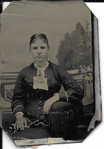 Elvina McClain Booth born in Iowa.