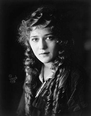 Mary Pickford Social