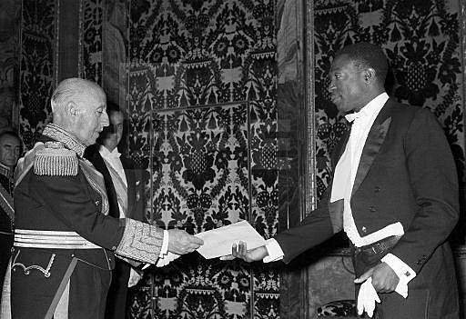 España otorga a Guinea Ecuatorial su independencia