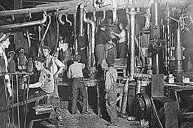 Surge la primera legislación de fabricas francesas, sobre el empleo de niños en las empresas industriales, fabricas y talleres que utilizaban fuerza motriz