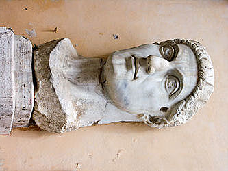 Cabeza de Constantino