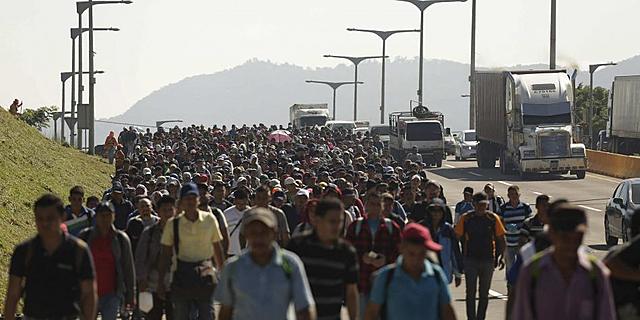 2.000 salvadoreños más se unen a caravanas que buscan llegar a EE. UU.