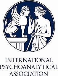 KAREN HORNEY (Secretaria de Asociación Psiconalítica Alemana)