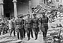 Republic split in two by the advancement of the Nationalists