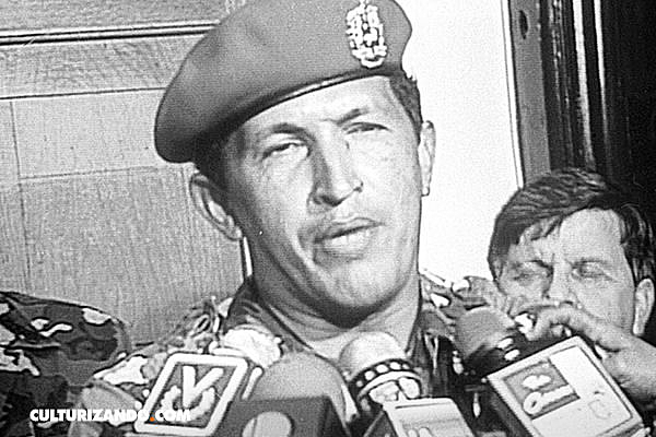 Hugo Chávez, un coronel del Ejército venezolano, lidera un fallido golpe de Estado contra el presidente Carlos Andrés Pérez