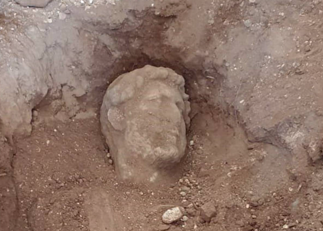 Busto del emperador Adriano