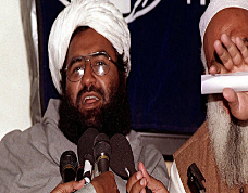 Fundación de Lashkar-e-Toiba, organización terrorista que pretende la independencia e islamización del estado indio de Jammu y Cachemira. Campaña de atentados islamistas en Cachemira.