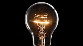 Timeline: Eventos en la historia de la Interacción Electrostática por Lucía de Cos