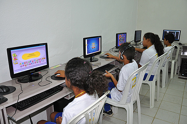 UFRGS DESENVOLVE SOFTWARE EDUCATIVO