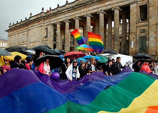 Primera marcha de orgullo gay en Colombia