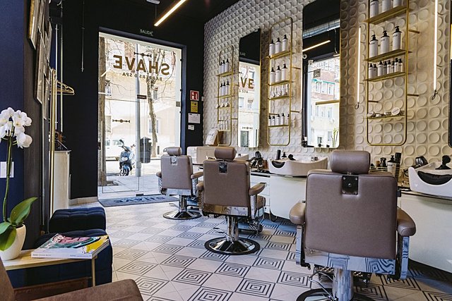 Della Goes to the Barber.