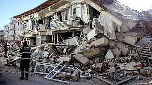 Massive Earthquake in Pakistan Kills More Than 70,000 People