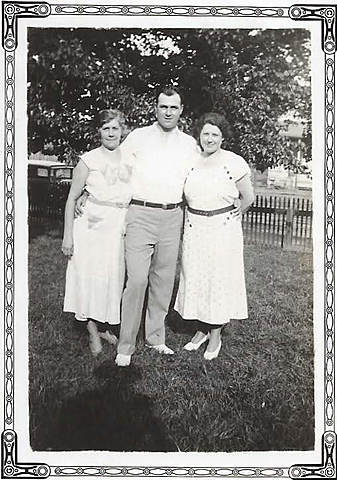Zula Spittler, John Mulitsch and Hazel Spittler Mulitsch pose for a pic.