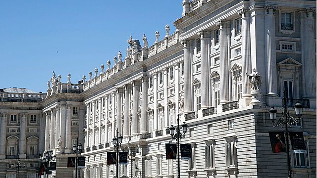 Primera piedra del Palacio Real.