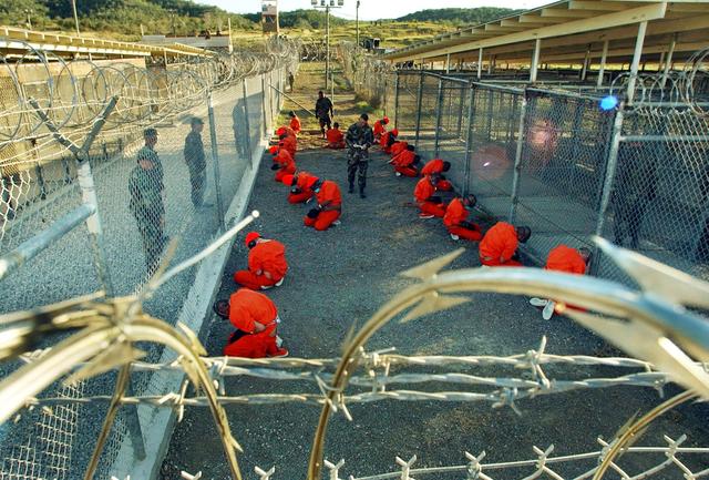 Apre il carcere di Guantanamo