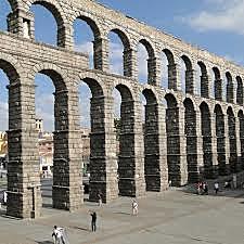 Obra pública de ingeniería. Acueducto.