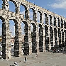 Obra pública de ingeniería. Acueducto.