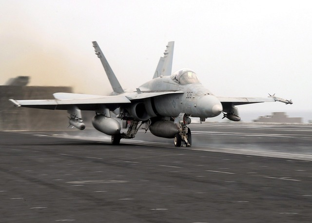 Inizia l'invasione in Iraq. Bush: "Non sarà una guerra dalle mezze misure"