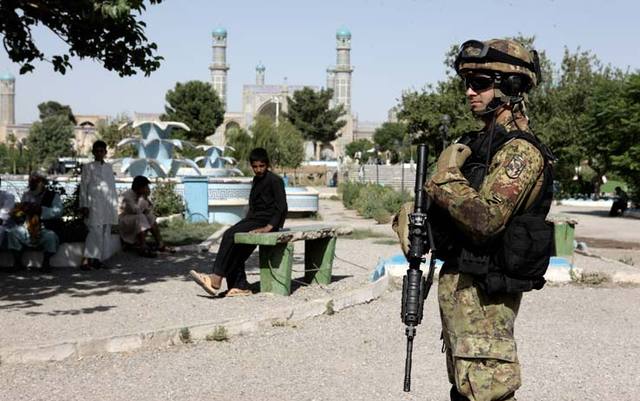 Afghanistan, la Nato prende il comando dell’Isaf