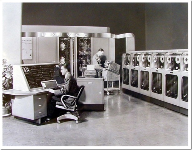 O computador era  utilizado Pelo Núcleo de Tecnologia Educacional para a Saúde (NUTES) e o Centro Latino-Americano de Tecnologia Educacional (CLATES) no ensino de Química, por meio de simulações