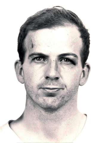 Lee Harvey Oswald. (1939-1963).- Exmarine estadounidense.