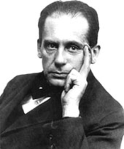Gropius se convierte en director de la Bauhaus.