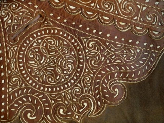 Técnicas de labrado y repujado.