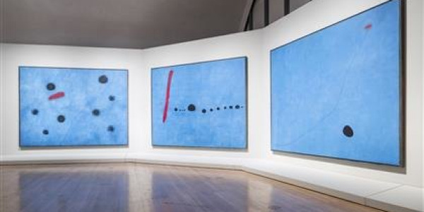 'Tríptico azul I, II, III' de Miró