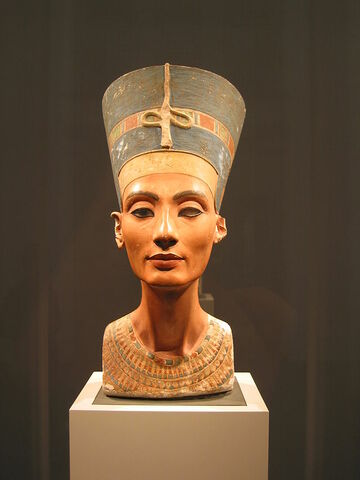 Busto della regina Nefertiti