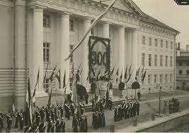 Esimese gümnaasiumi asutamine