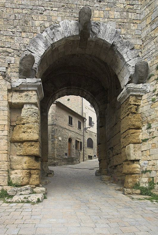Porta all'arco di Volterra