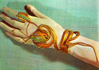 Joyas para Sarah Bernhardt, Alphonse Mucha