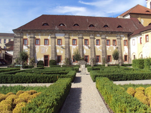 Stavba českolipského kláštera