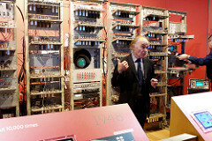 La computadora en 1949 por la universidad Manchester.