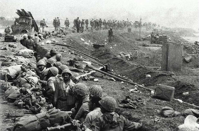 Iran-Iraq war begins