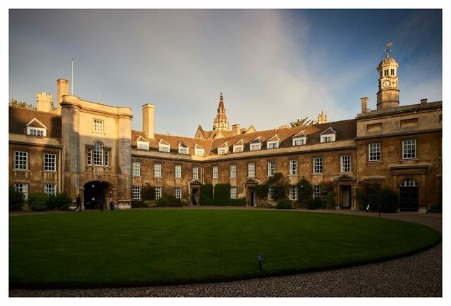 Darwin ingresa a la universidad Christ’s College de Cambridge