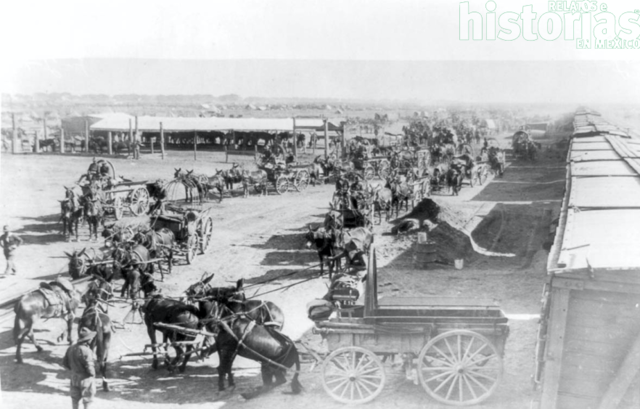 Pancho Villa saquea Columbus, Nuevo México, como represalia por el reconocimiento de Estados Unidos de su enemigo Carranza. Mueren 8 soldados y 10 civiles estadounidenses.