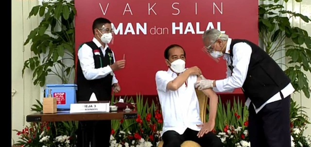 Vaksinasi Perdana Covid-19 di Indonesia