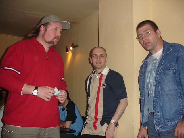 Se intalneste cu Oana si Corina