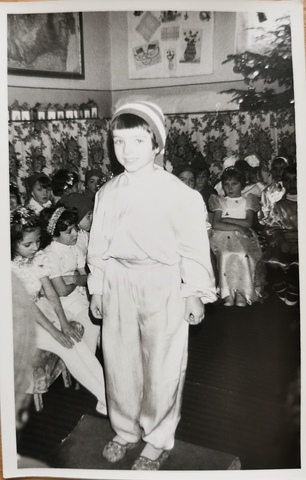 Participa la serbarea de la gradinita