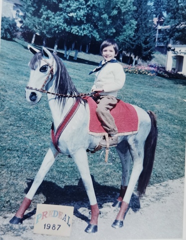 Se urca prima data pe un cal