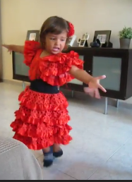 Vestida de "sevillana"