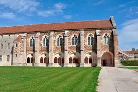 Fundación de la abadía de Citeaux (monjes cistercienses).
