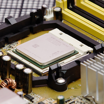 Timeline: Linea de tiempo sobre Relés, tubos de vacío, transistores y microprocesadores de computadoras