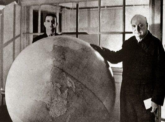 El globo terraqueo de Churchill util para la segunda guerra mundial